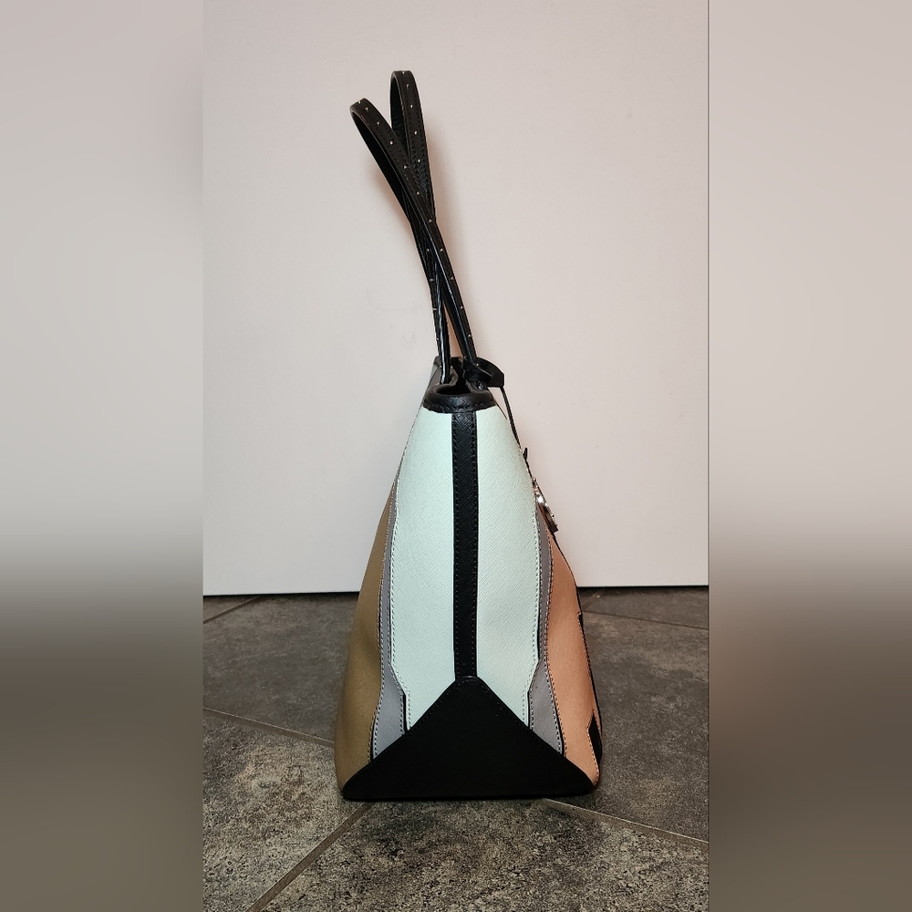 Henri bendel store front tote shoulder bag - Picture 3 of 8